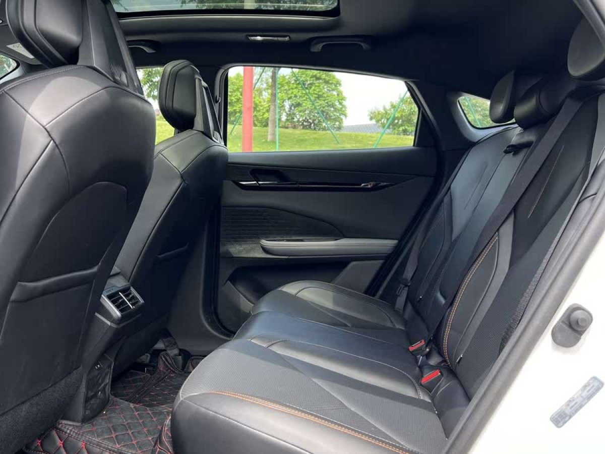長安 長安UNI-V  2022款 1.5T 尊貴型圖片