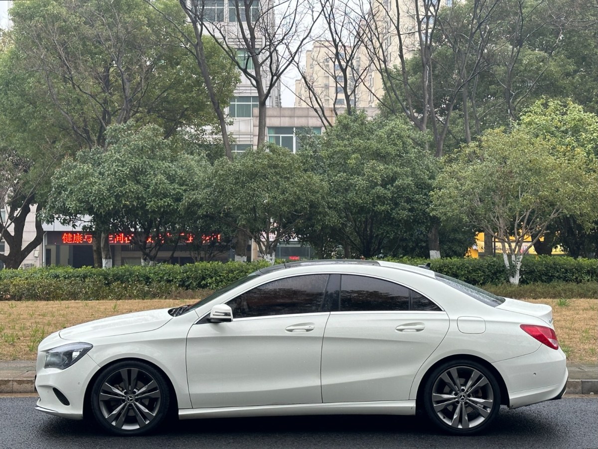 奔馳 奔馳CLA級(jí)  2018款 CLA 200 動(dòng)感型圖片