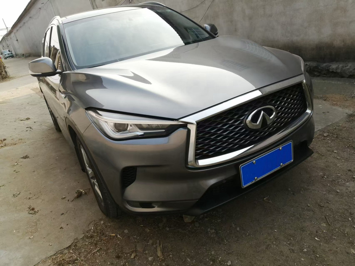 英菲尼迪 QX50  2020款 改款 2.0T 兩驅(qū)時(shí)尚版圖片