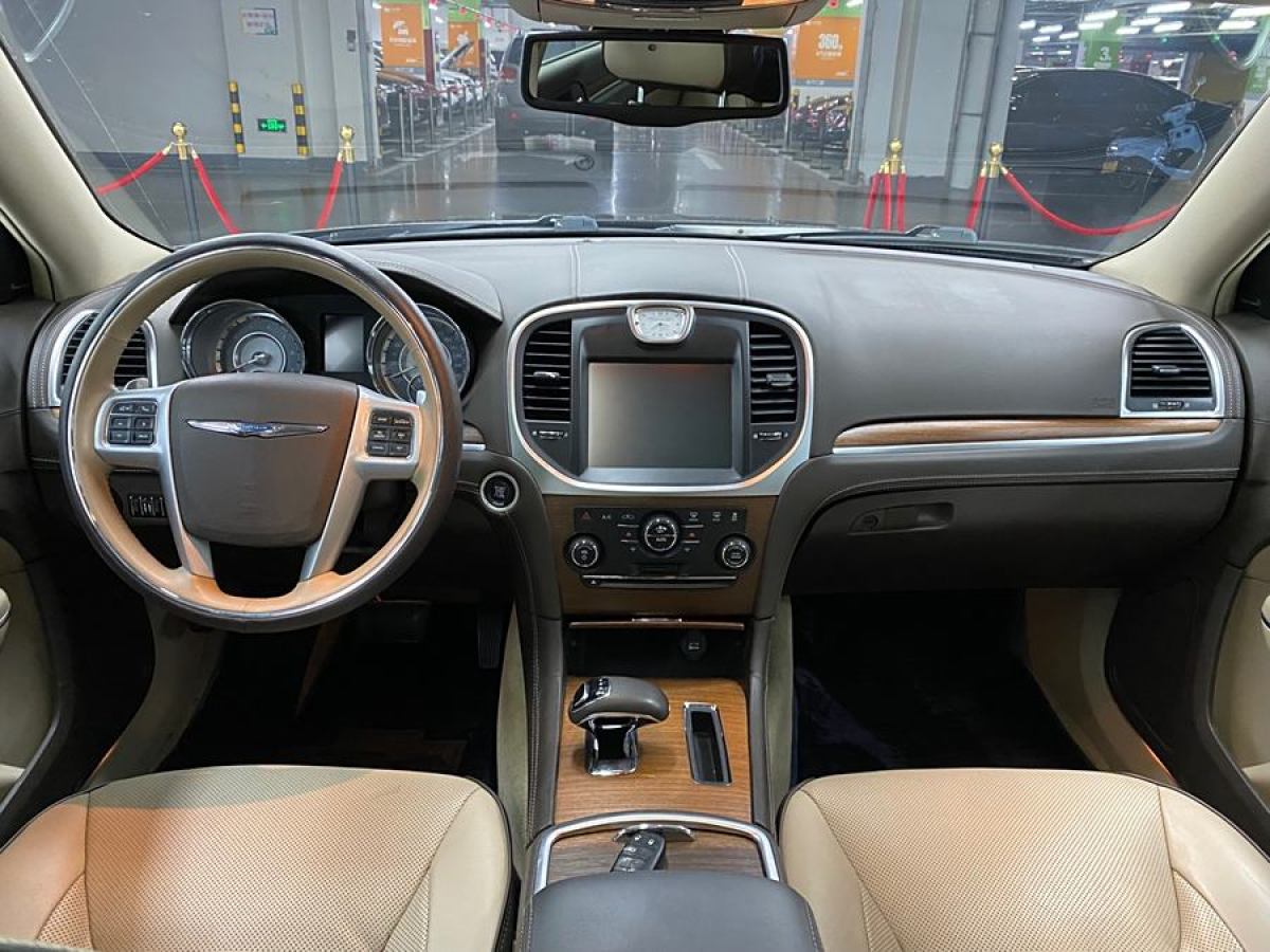 克萊斯勒 300C  2013款 3.6L 尊崇版圖片