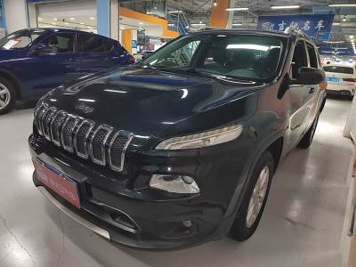 2018年2月 Jeep 自由光 2.0L 優(yōu)越版圖片