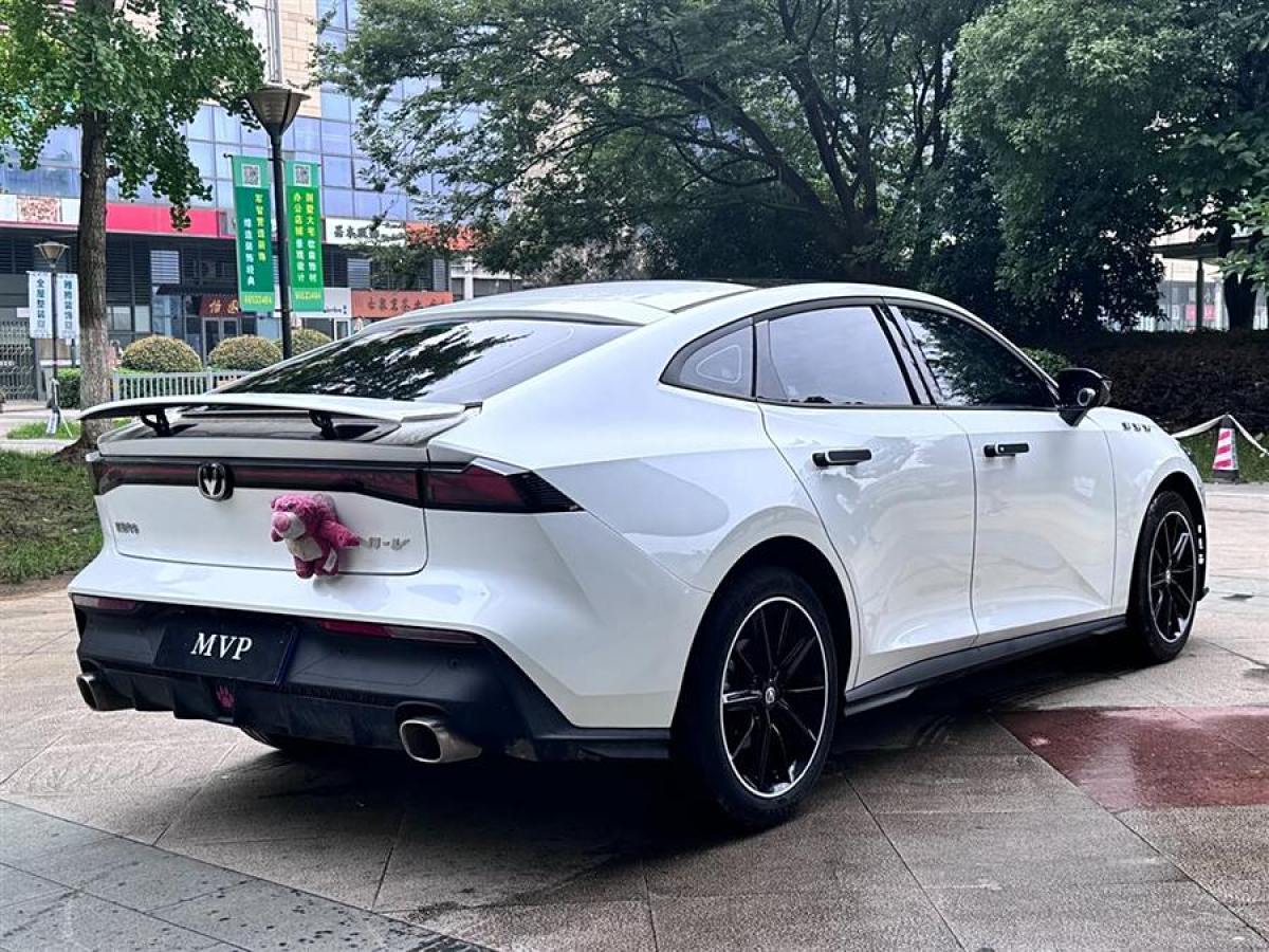 長(zhǎng)安 長(zhǎng)安UNI-V  2023款 1.5T 尊貴型圖片