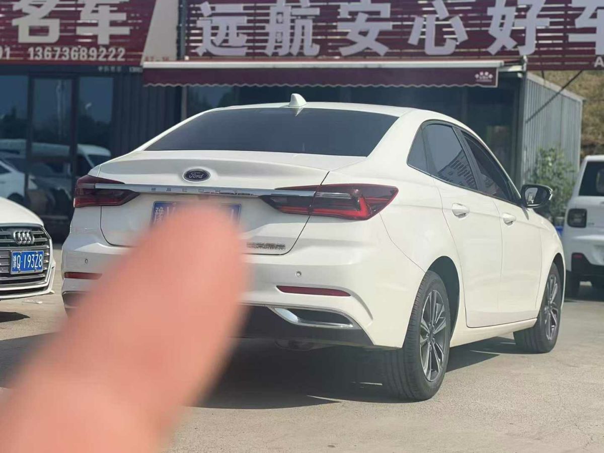 福特 領(lǐng)睿  2022款 EcoBoost 170 尊領(lǐng)型圖片