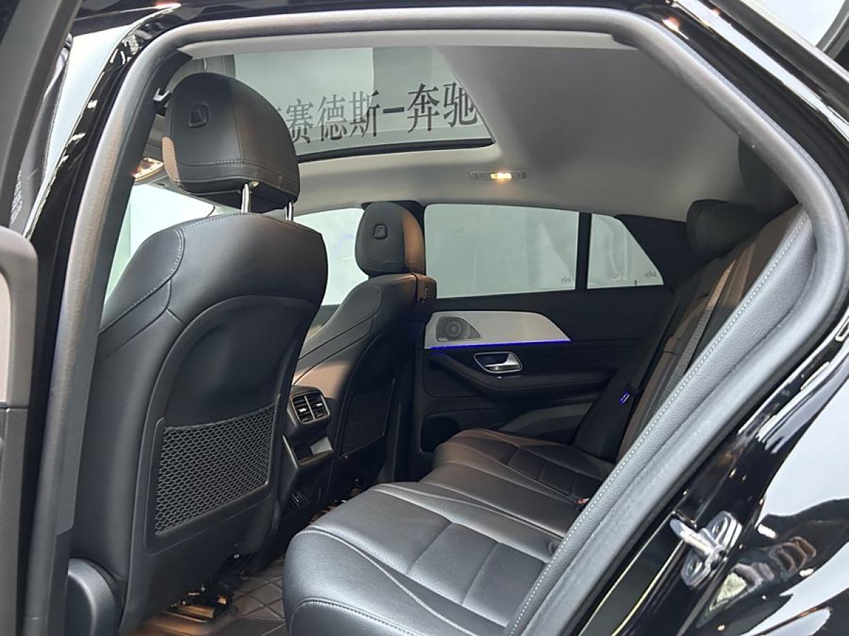 奔驰 奔驰GLE轿跑  2023款 GLE 350 4MATIC 轿跑SUV 豪华型图片