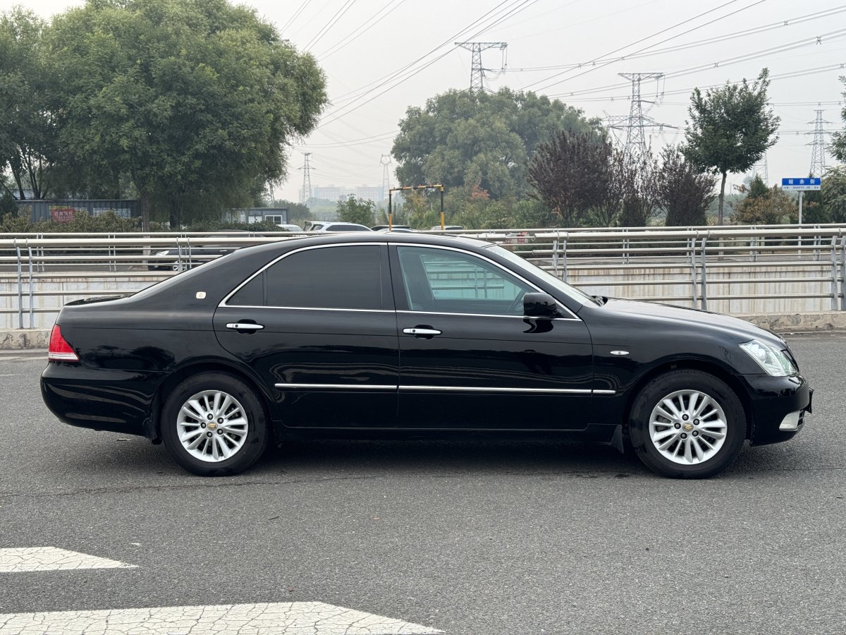 2005年8月豐田 皇冠  2007款 3.0L Royal Saloon導(dǎo)航