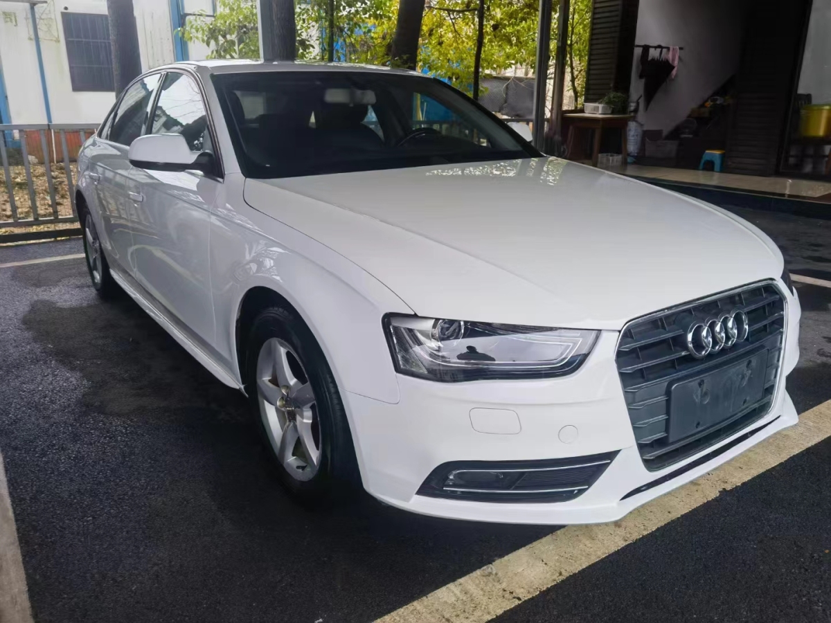 2013年4月奧迪 奧迪A4L  2013款 35 TFSI 自動(dòng)舒適型