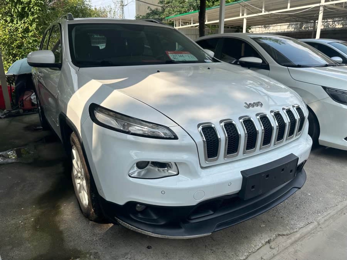 Jeep 自由光  2016款 2.4L 領(lǐng)先智能版圖片