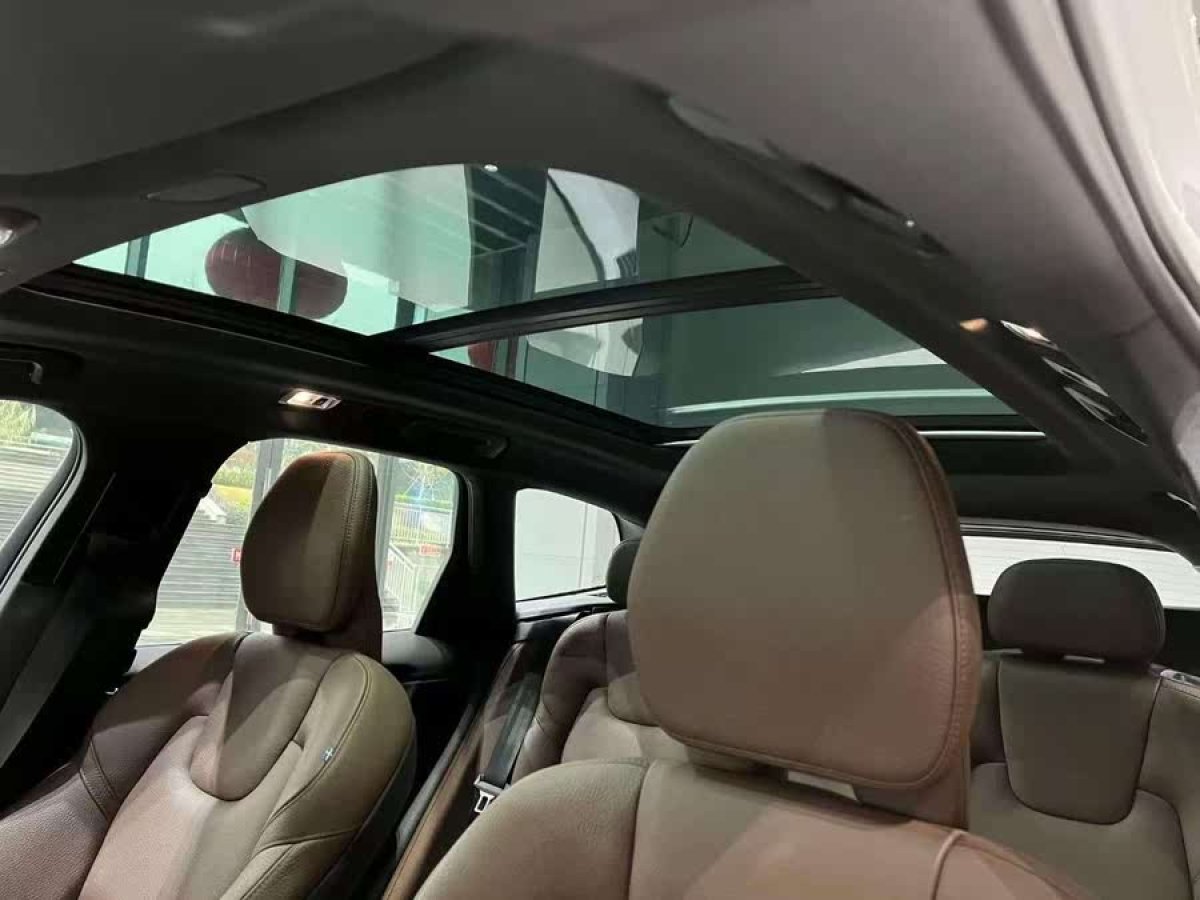 沃爾沃 XC60  2021款 T5 四驅(qū)智遠豪華版圖片