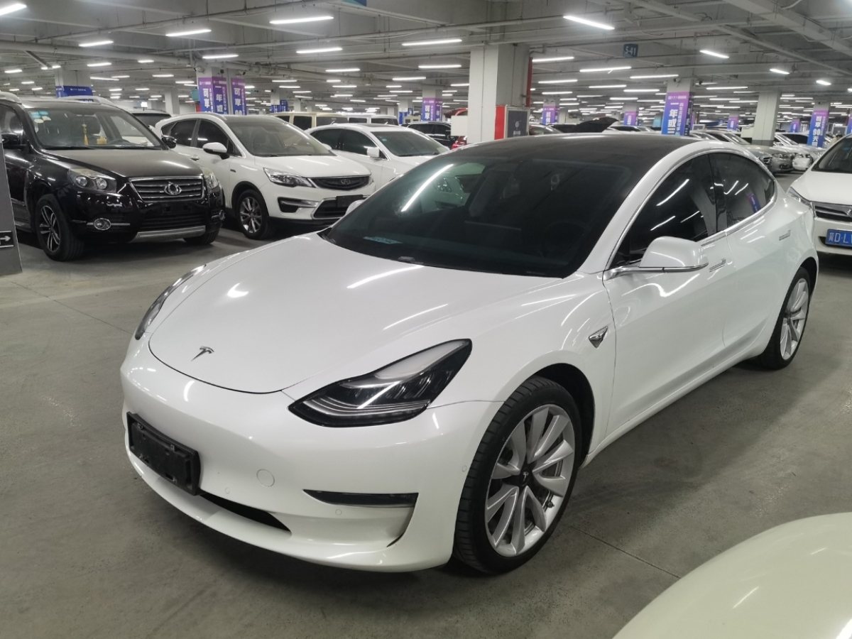 特斯拉 Model 3  2019款 長(zhǎng)續(xù)航全輪驅(qū)動(dòng)版圖片