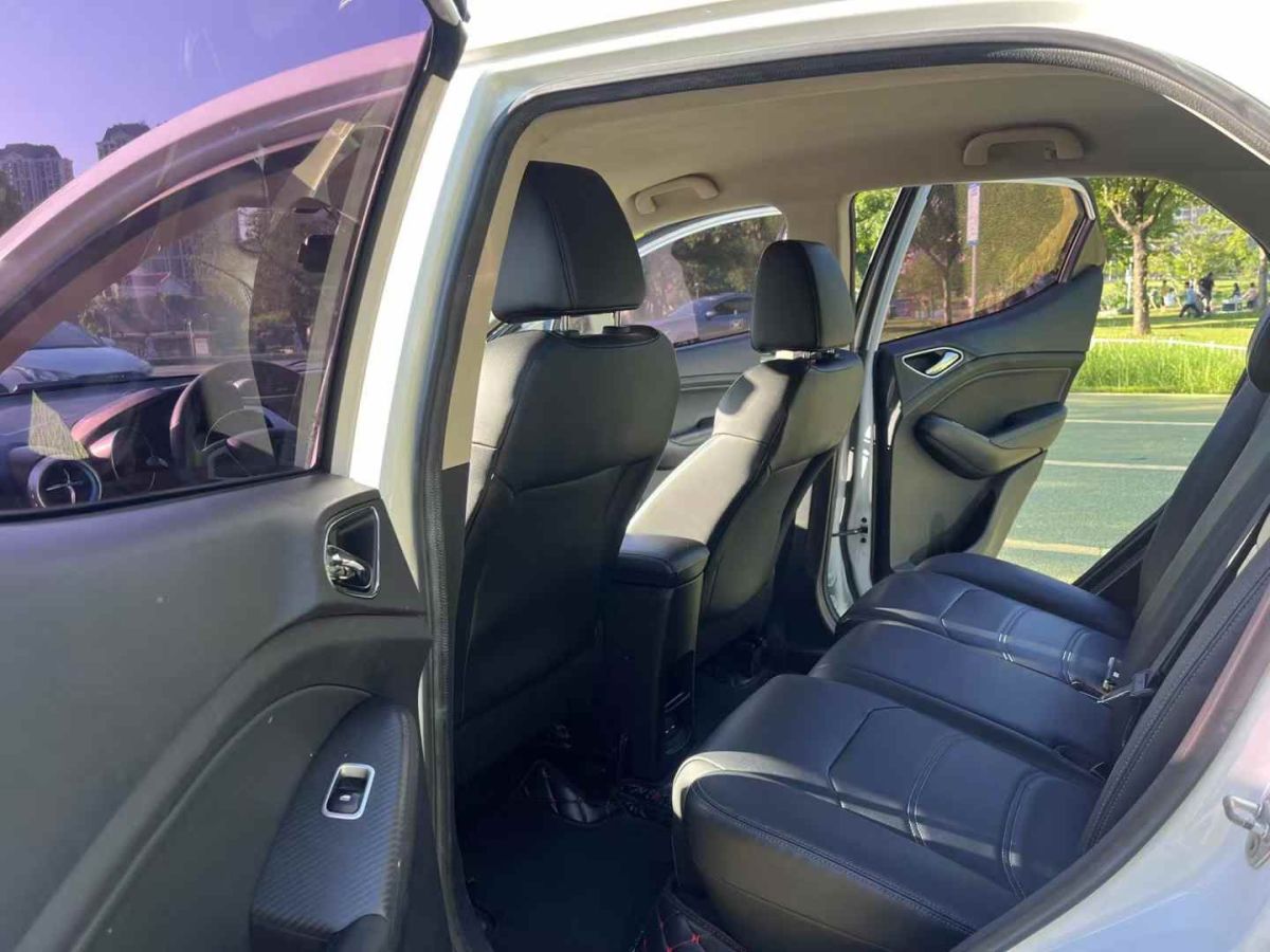 比亞迪 元新能源  2019款 EV360 智聯(lián)悅享型圖片