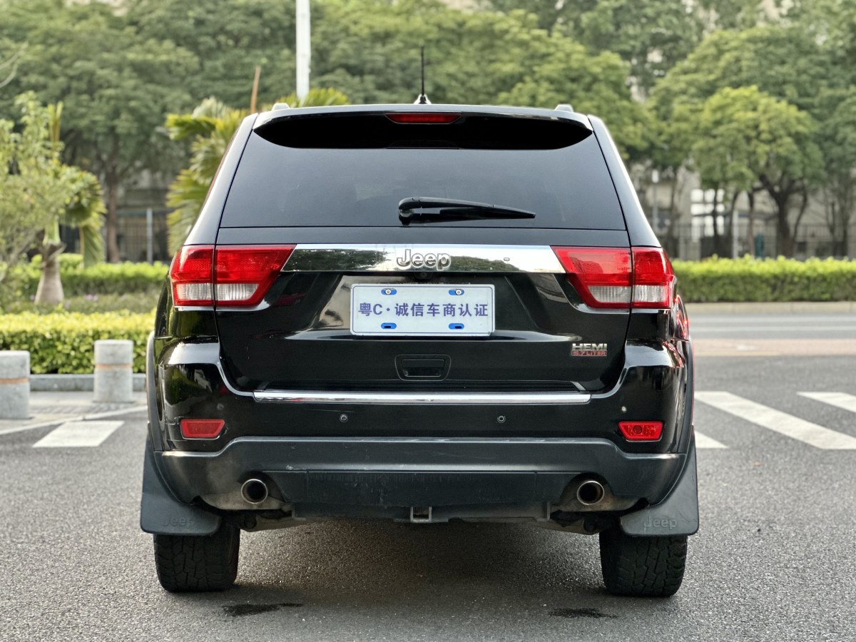 Jeep 大切諾基  2012款 5.7L 旗艦導(dǎo)航版圖片