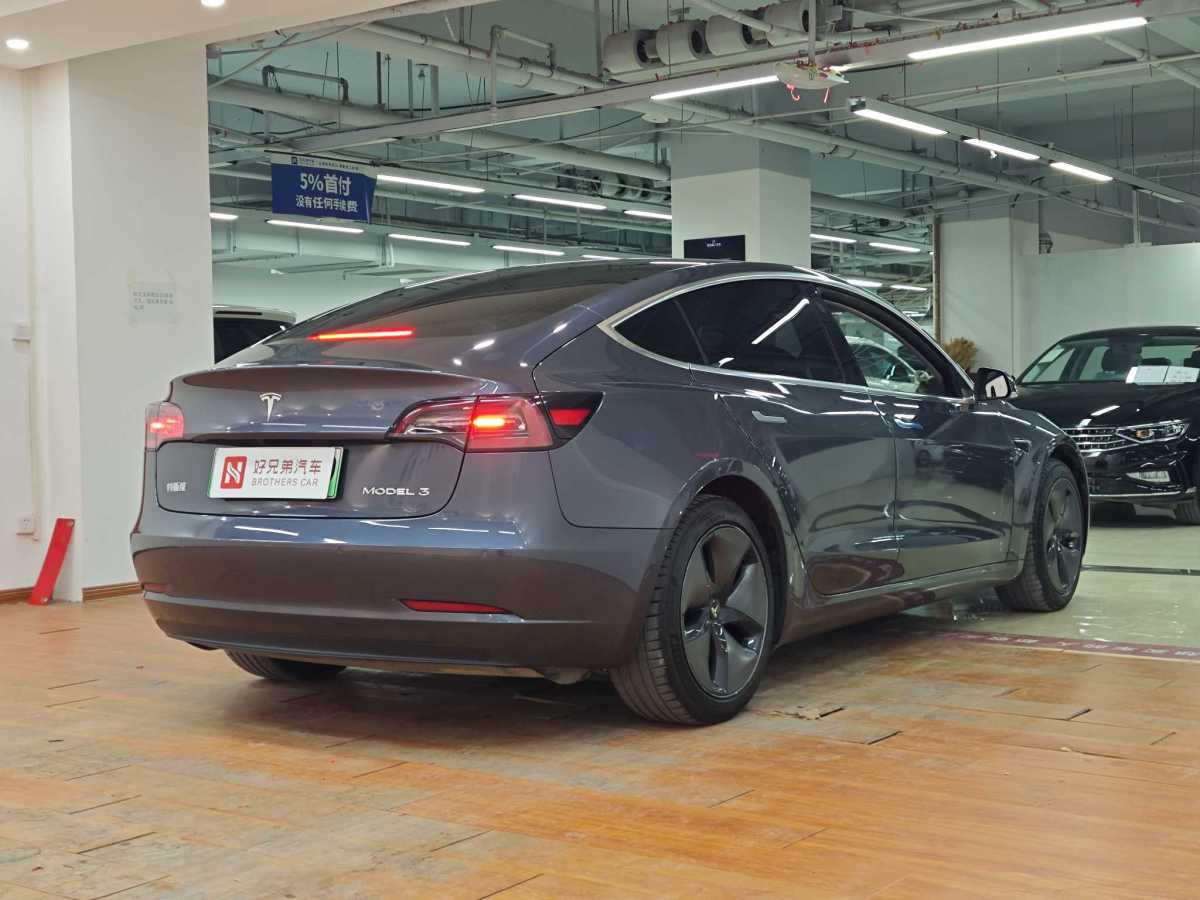 特斯拉 Model 3  2019款 標(biāo)準(zhǔn)續(xù)航后驅(qū)升級版圖片