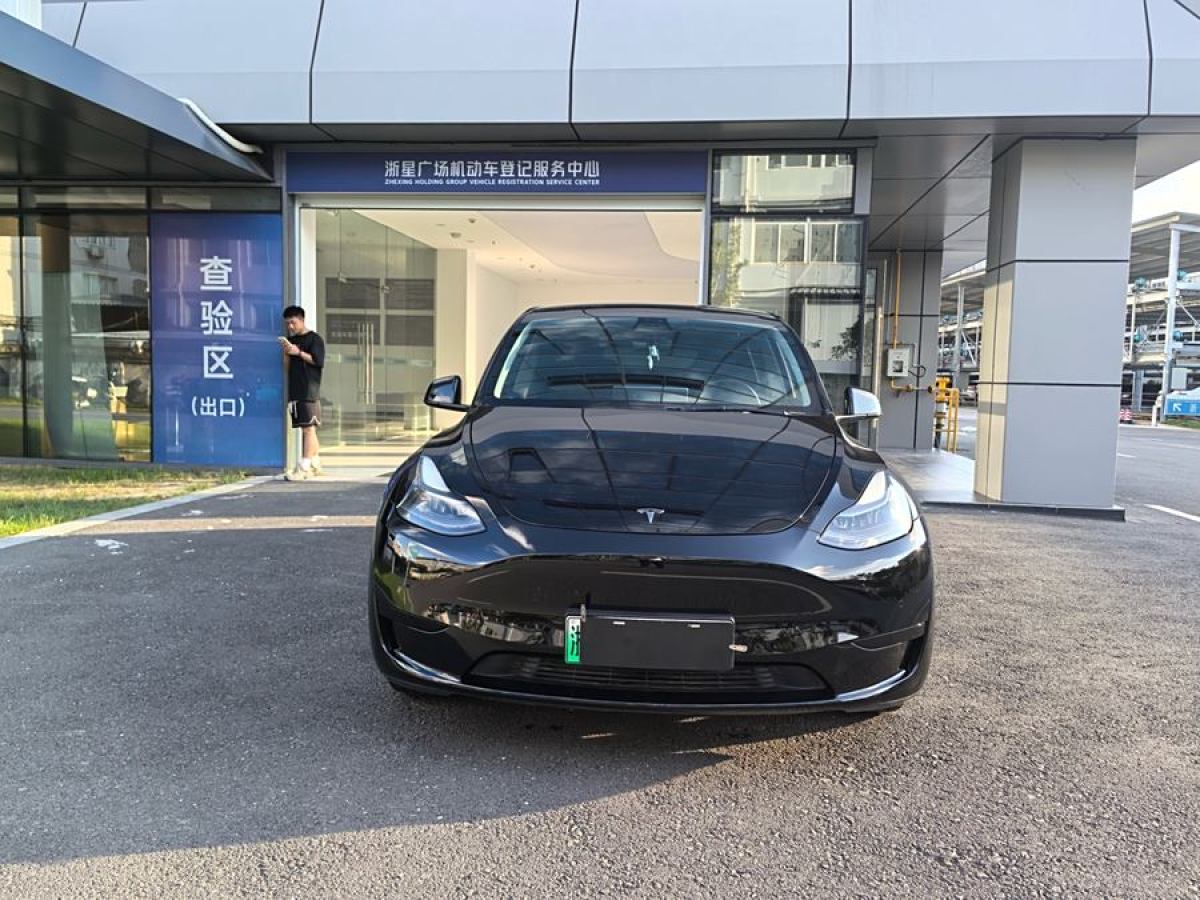 特斯拉 Model Y  2022款 后輪驅(qū)動(dòng)版圖片