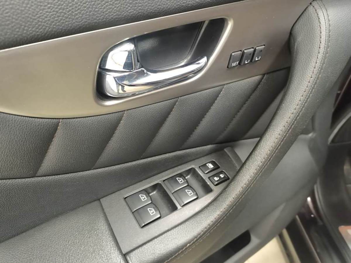 英菲尼迪 QX70  2013款 3.7L 標準版圖片