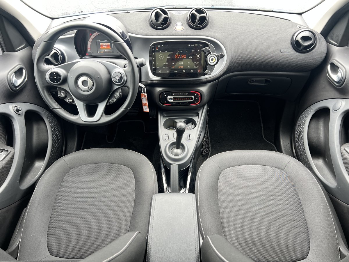 smart forfour  2018款 1.0L 52千瓦激情版圖片