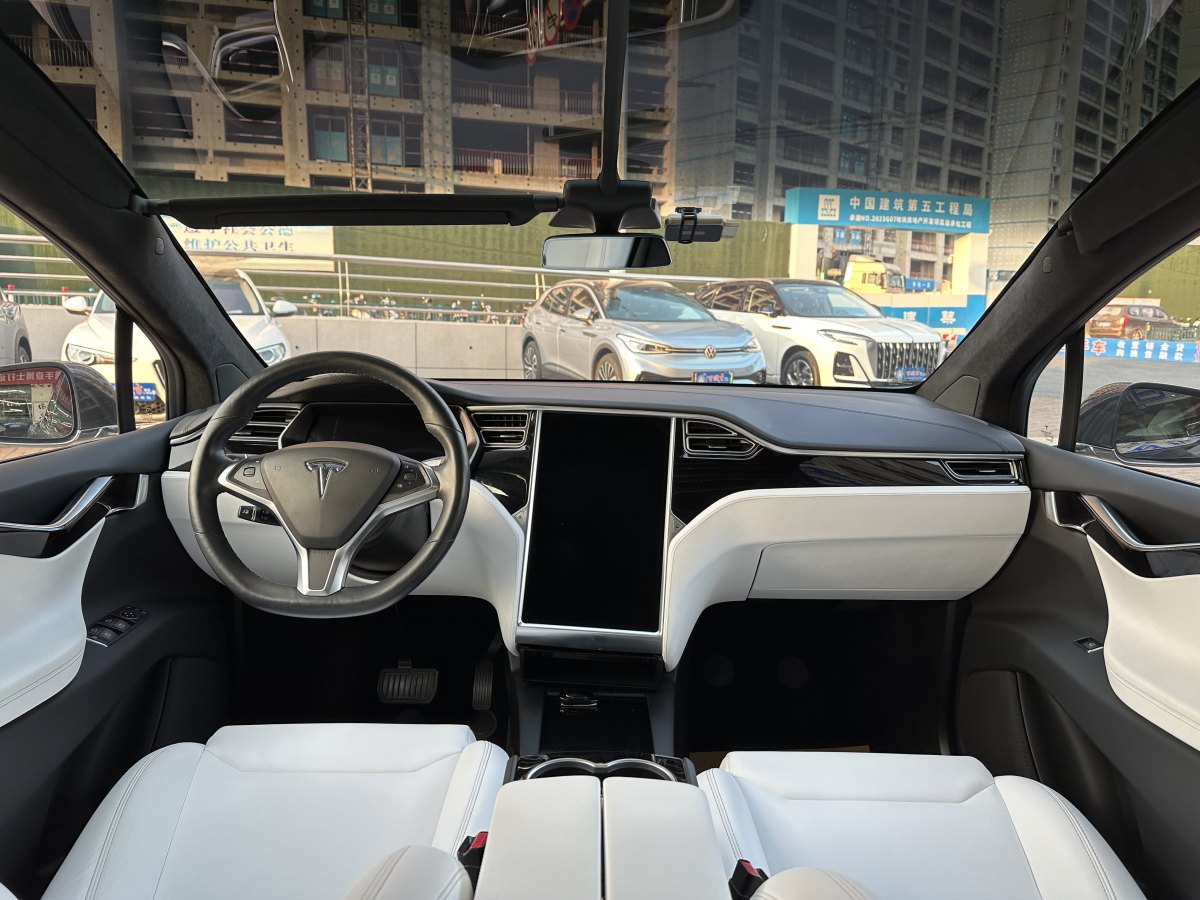 特斯拉 Model X  2017款 Model X 100D 長(zhǎng)續(xù)航版圖片