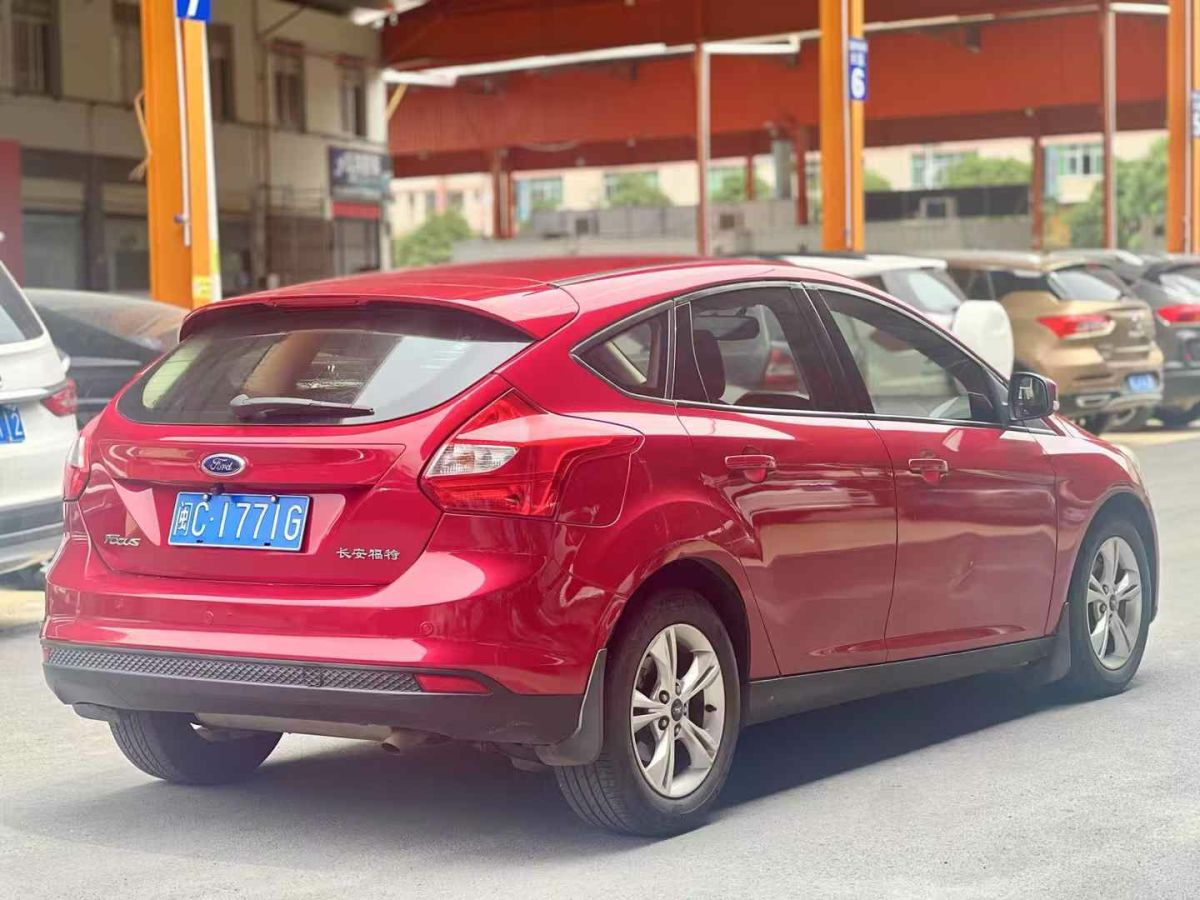 福特 ?？怂? 2013款 三廂經(jīng)典 1.8L 自動(dòng)基本型圖片