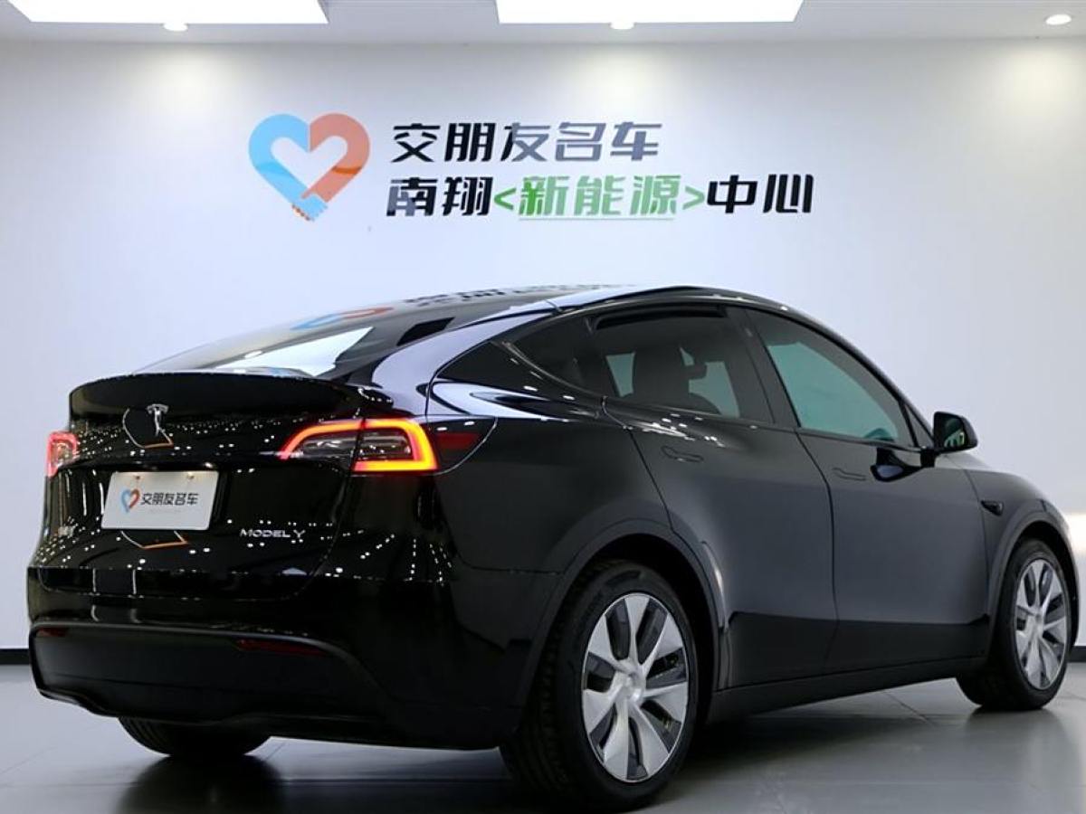 特斯拉 Model 3  2022款 后輪驅(qū)動版圖片