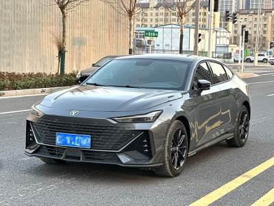 2022年6月 長(zhǎng)安 長(zhǎng)安UNI-V 1.5T 尊貴型圖片