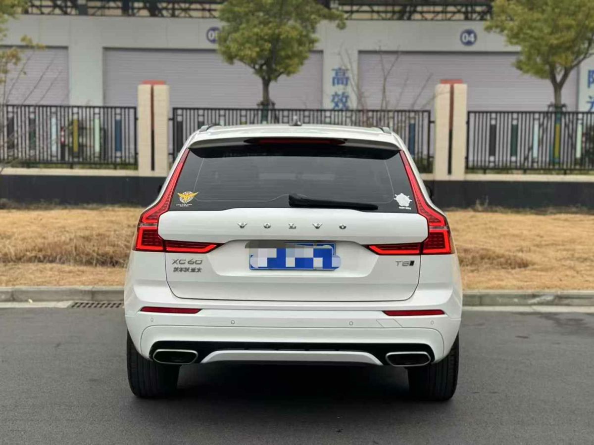 沃爾沃 XC60  2021款 T4 智行豪華版圖片