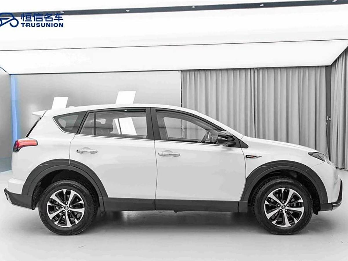 豐田 RAV4榮放  2018款 2.0L CVT兩驅(qū)風(fēng)尚X版圖片