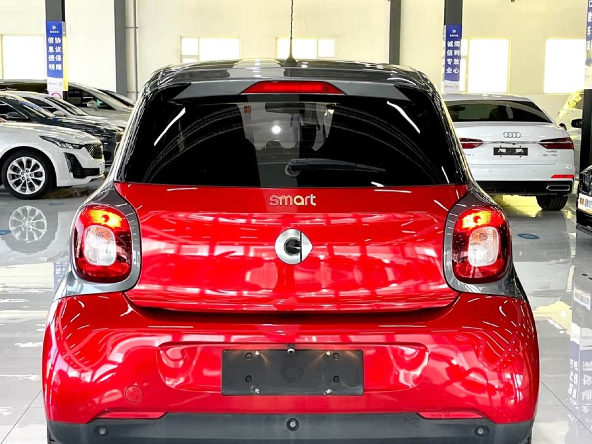smart forfour  2018款 0.9T 66千瓦風(fēng)尚型圖片