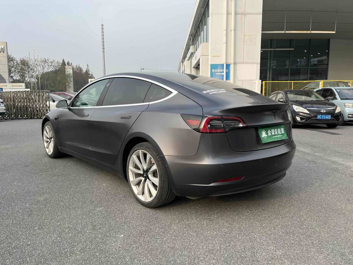 特斯拉 Model 3  2019款 標(biāo)準(zhǔn)續(xù)航后驅(qū)升級版圖片