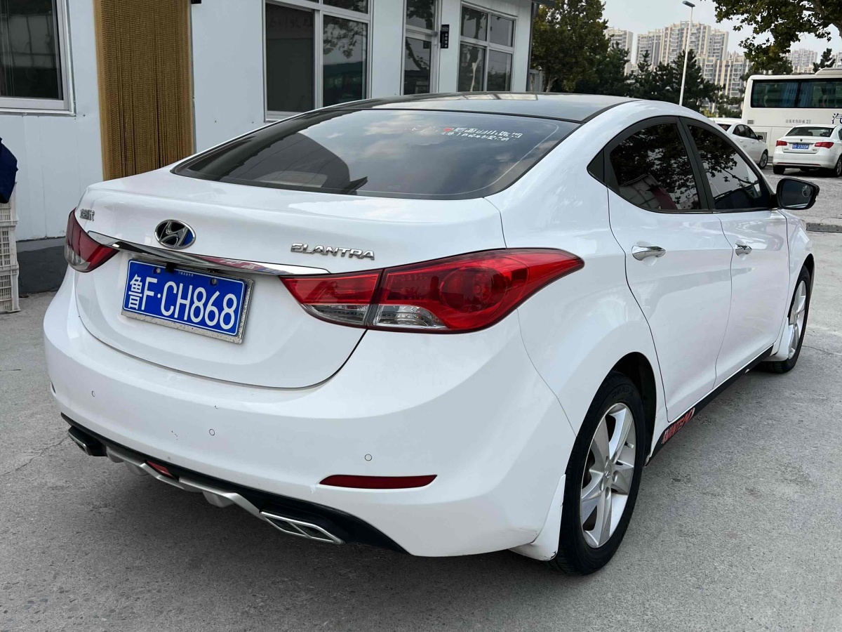 2013年10月現(xiàn)代 朗動  2013款 1.6L 自動尊貴型