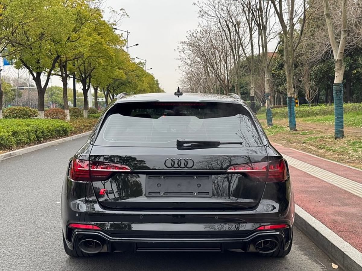 2023年4月奧迪 奧迪RS 4  2022款 RS4 Avant 黑曜版