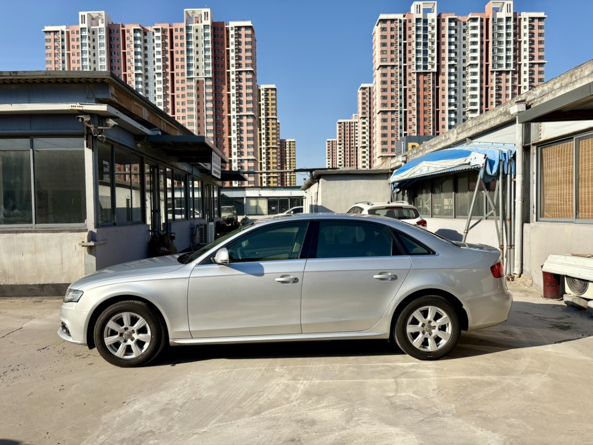 2010年10月奧迪 奧迪A4L  2010款 2.0 TFSI 標(biāo)準(zhǔn)型