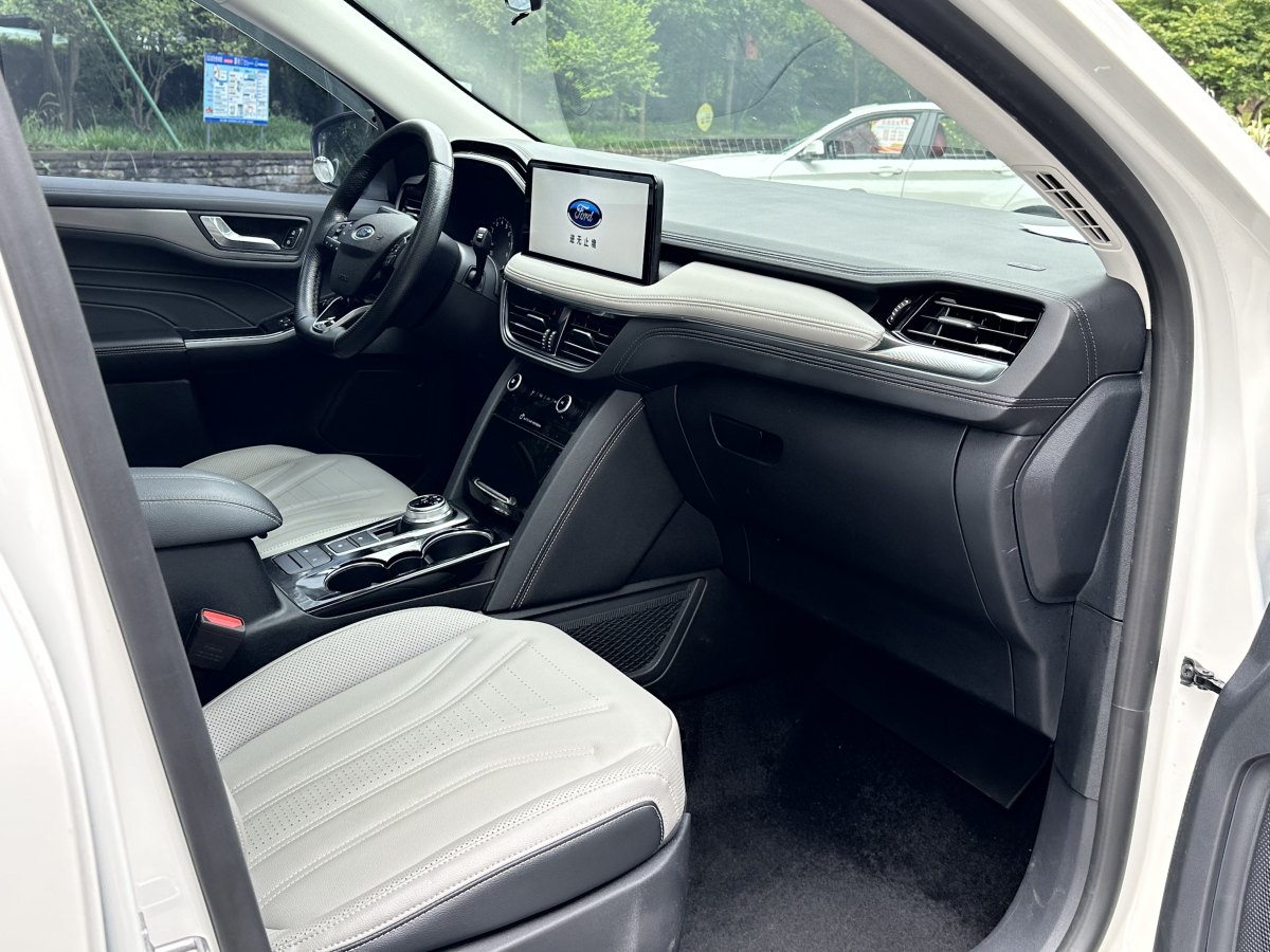 福特 銳際  2024款 EcoBoost 245 兩驅(qū)耀享款圖片