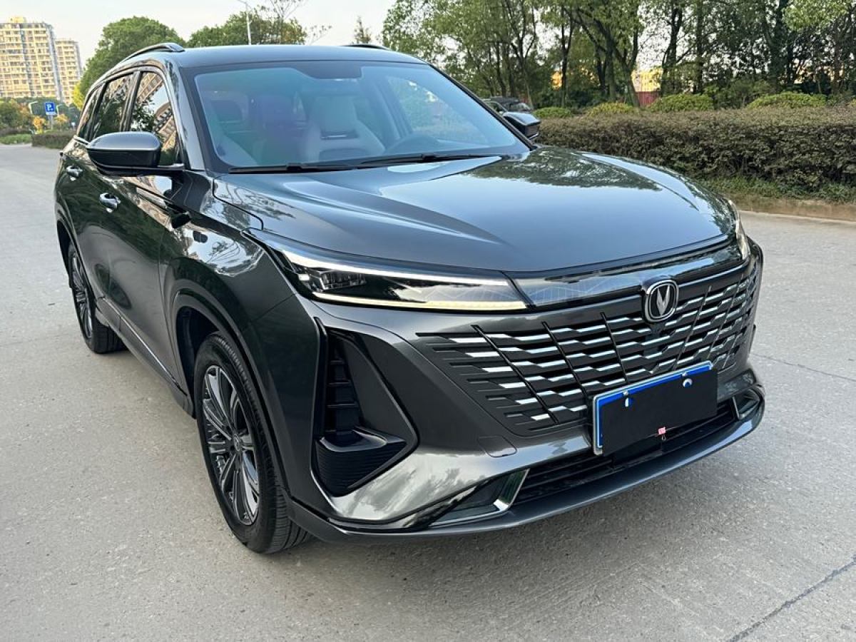 長(zhǎng)安 CS75 PLUS  2023款 第三代 1.5T 自動(dòng)尊貴型圖片