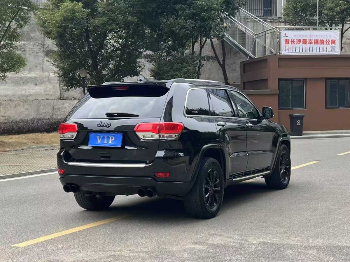 Jeep 大切諾基  2015款 3.0L 旗艦尊悅版圖片