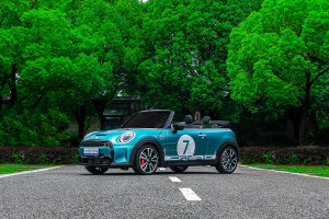 MINI MINI 2.0T COOPER S CABRIO 海岸線(xiàn)紀(jì)念版