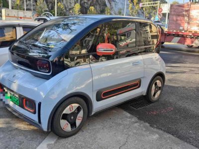 2021年1月 寶駿 寶駿KiWi EV 高定版時(shí)髦金圖片