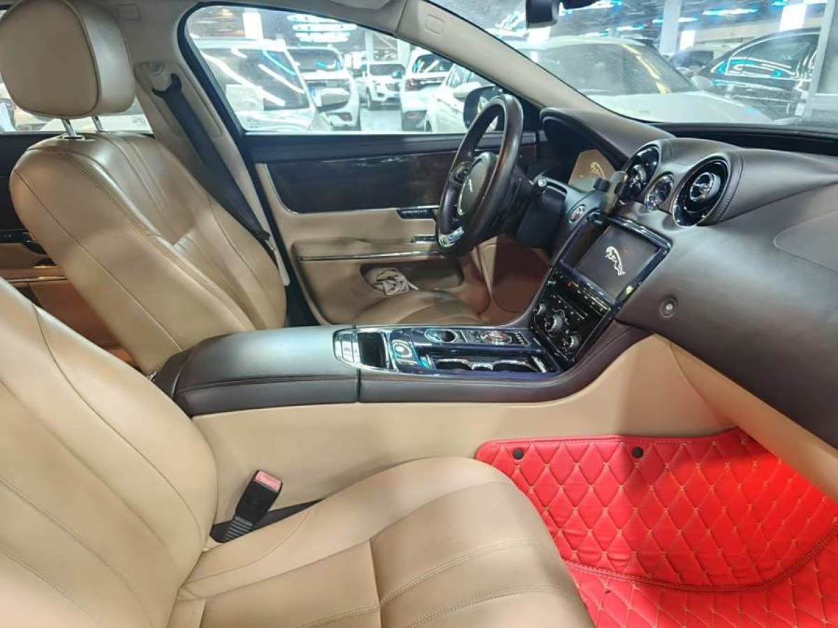 捷豹 XJ  2012款 XJL 3.0 全景商務(wù)版圖片