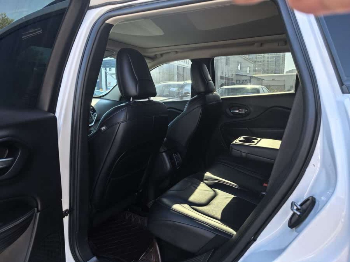 Jeep 自由光  2014款 2.4L 高性能版圖片