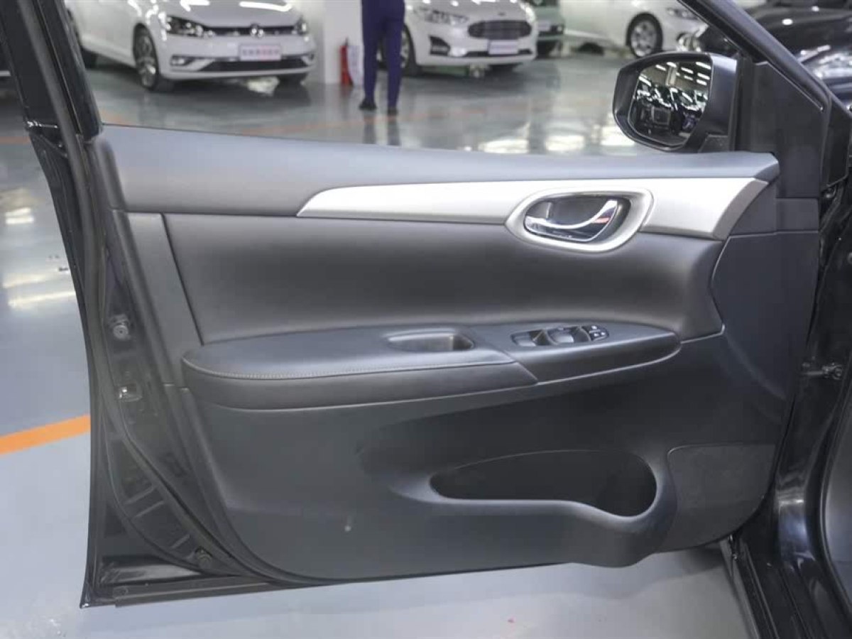 日產(chǎn) 軒逸  2019款  經(jīng)典 1.6XE 手動舒適版圖片
