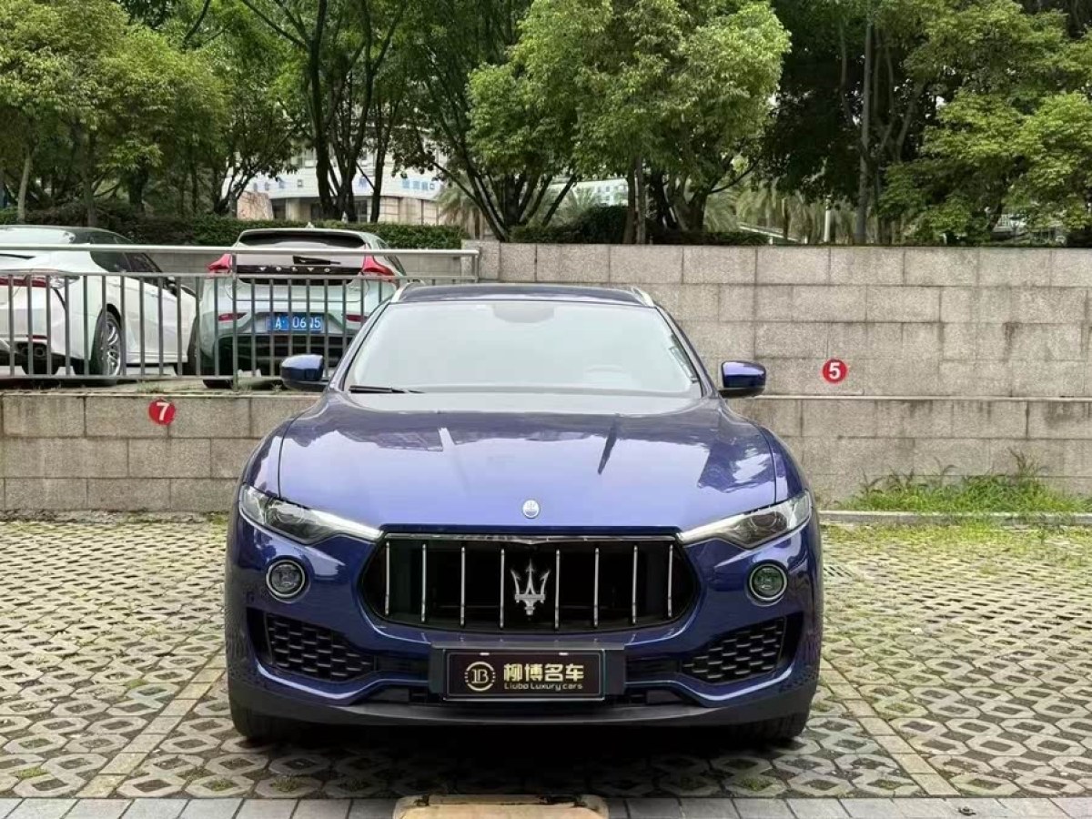 瑪莎拉蒂 Levante  2018款 3.0T 經(jīng)典版圖片