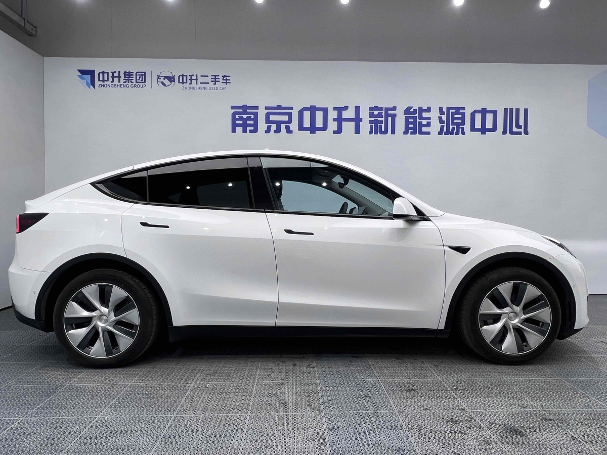 特斯拉 Model 3  2022款 后輪驅(qū)動(dòng)版圖片