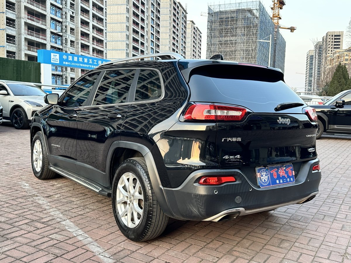 Jeep 自由光  2016款 2.4L 專業(yè)版圖片