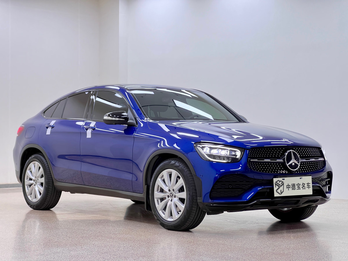 2020年10月奔馳 奔馳GLC  2021款 GLC 260 4MATIC 轎跑SUV