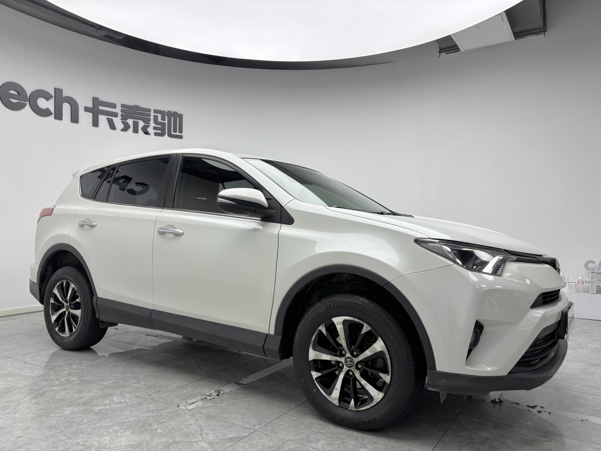 2018年1月豐田 RAV4  2016款 榮放 2.0L CVT兩驅(qū)風(fēng)尚版