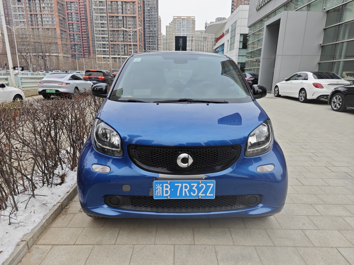 smart fortwo  2019款 0.9T 66千瓦硬頂先鋒版 國VI圖片