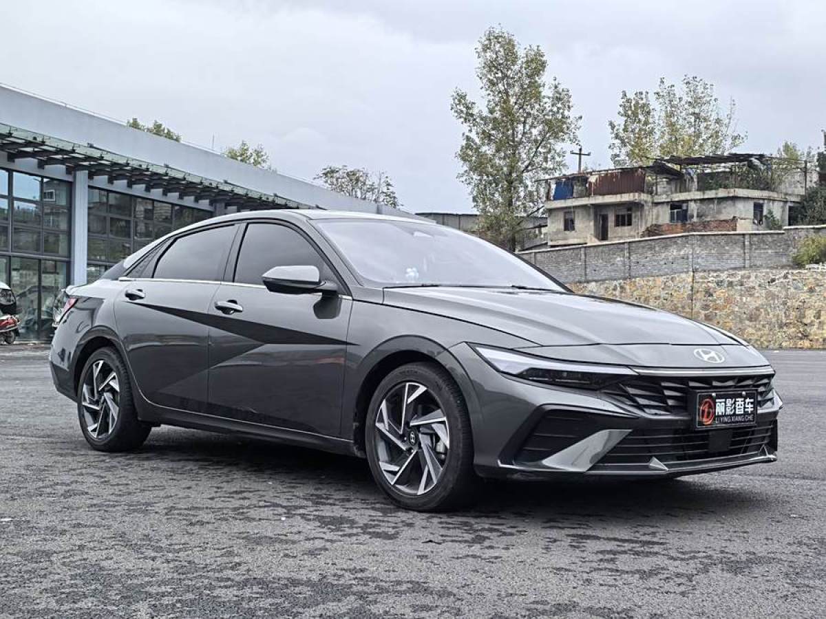 2024年6月現(xiàn)代 伊蘭特  2023款 1.5L CVT LUX尊貴版