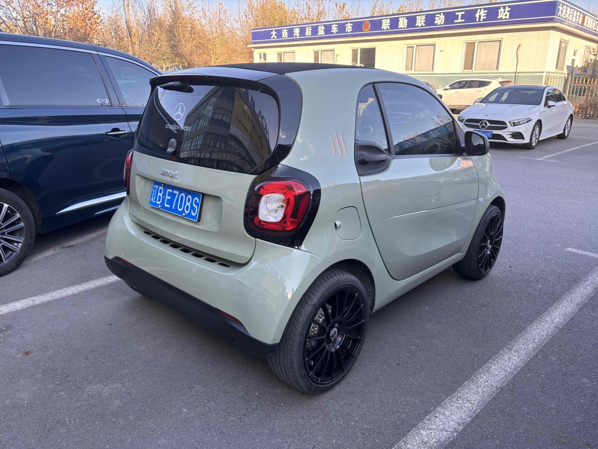 smart fortwo  2015款 1.0L 52千瓦硬頂靈動(dòng)版圖片