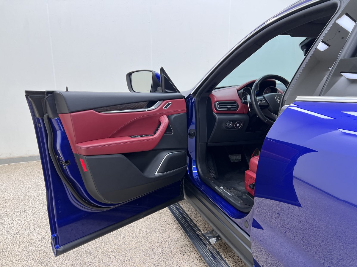 瑪莎拉蒂 Levante  2021款 3.0T 標(biāo)準(zhǔn)版圖片