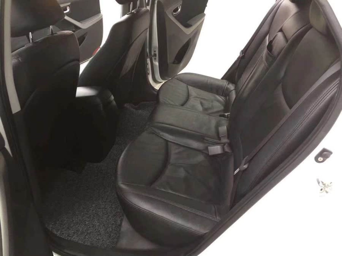 現(xiàn)代 朗動  2013款 1.6L 自動領(lǐng)先型圖片