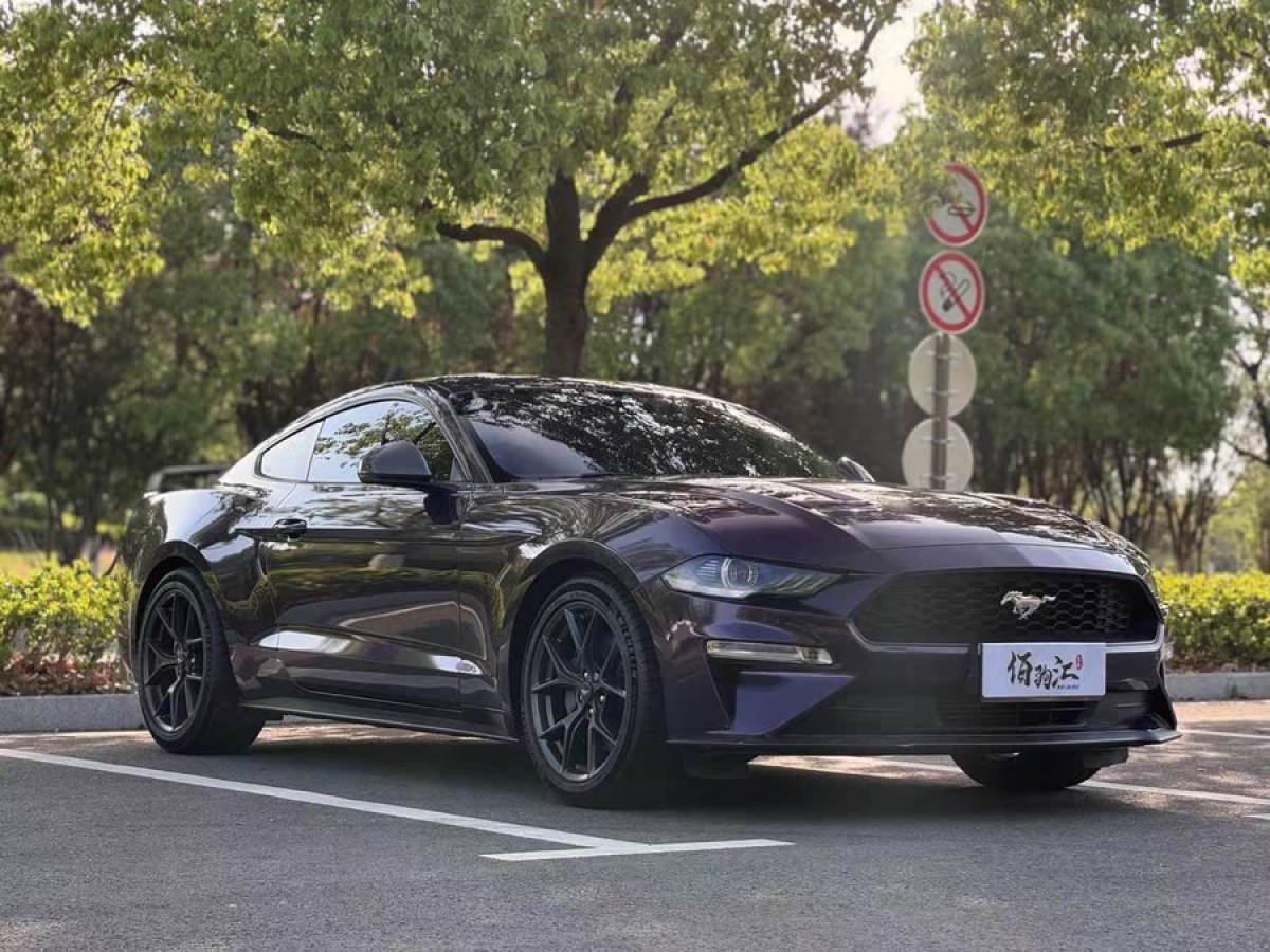 福特 Mustang  2021款 2.3L EcoBoost 掠光復(fù)刻限量版圖片