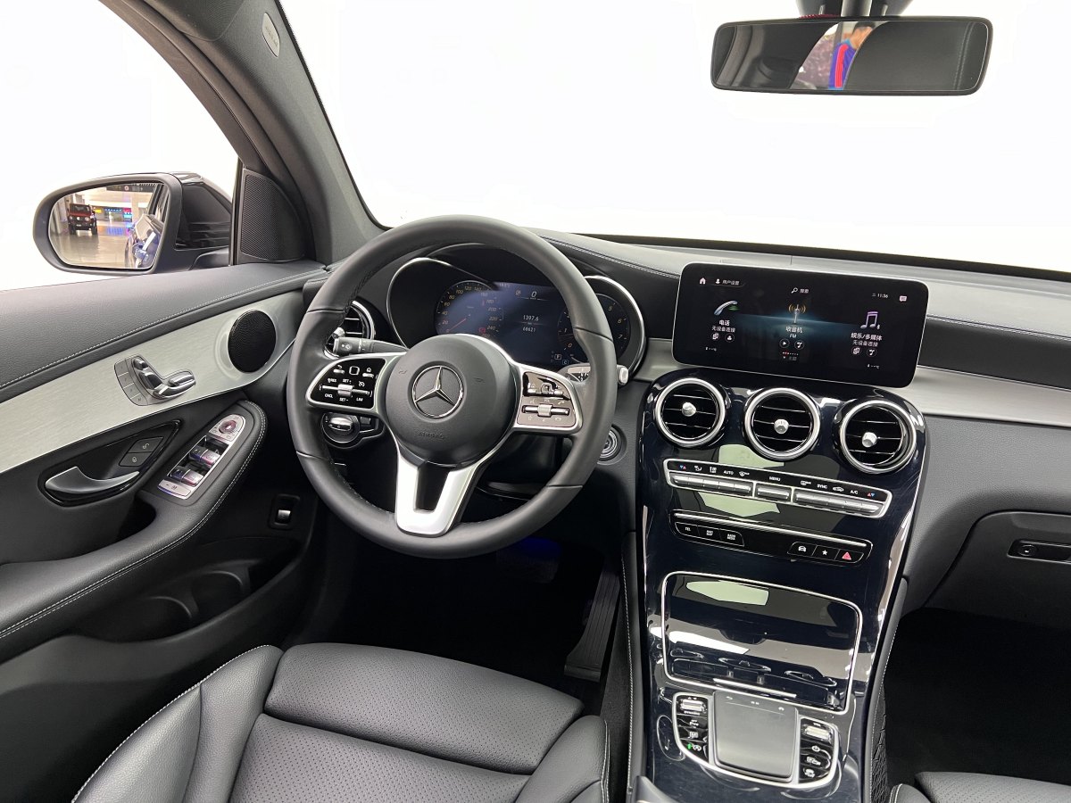 奔馳 奔馳GLC  2021款 GLC 260 4MATIC 轎跑SUV圖片